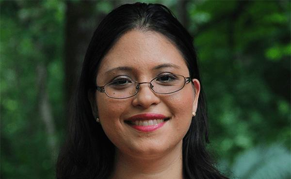 Photograph of Guadalupe Gonzalez, Ph.D.他是巴拿马国家能源秘书处的国家电力主管.